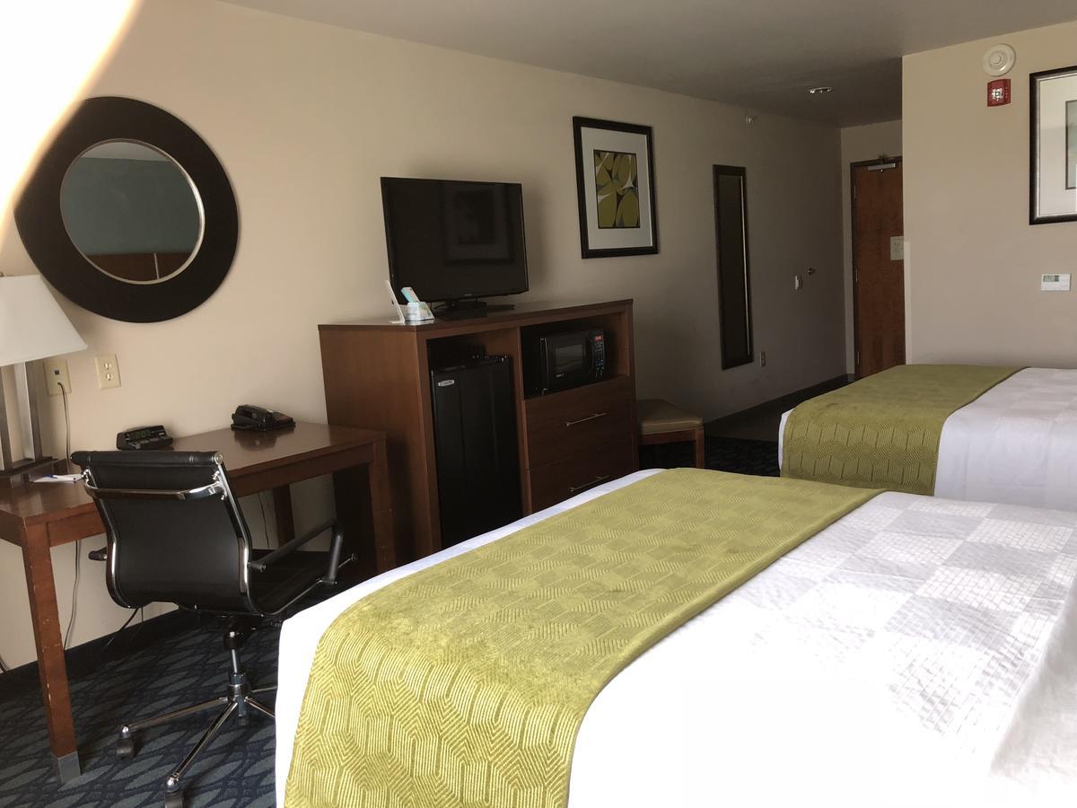 Countryview Inn & Suites Robinson Luaran gambar