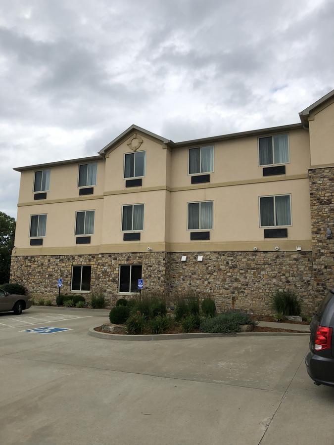 Countryview Inn & Suites Robinson Luaran gambar