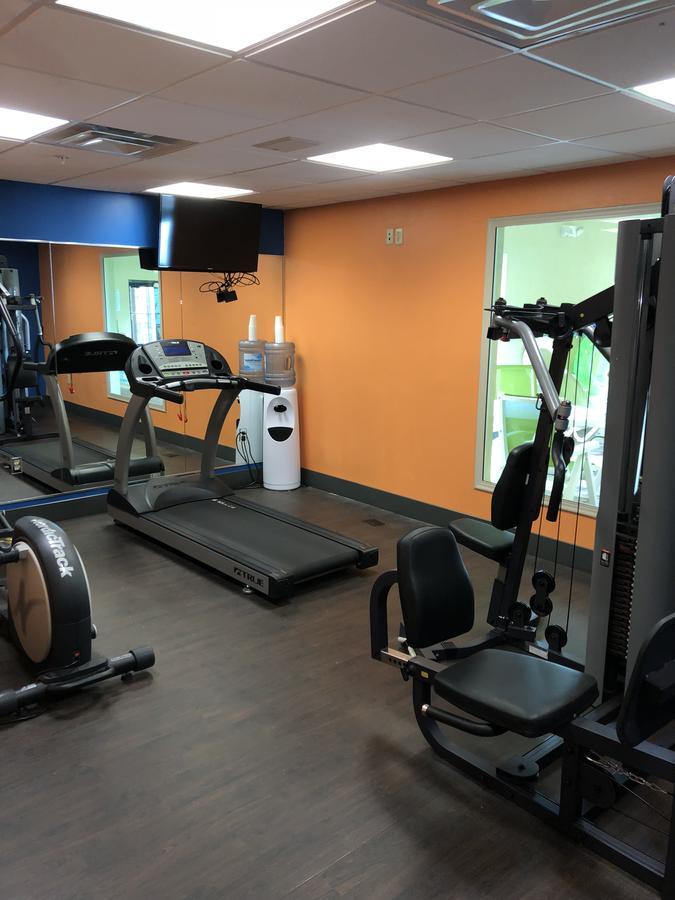 Countryview Inn & Suites Robinson Luaran gambar