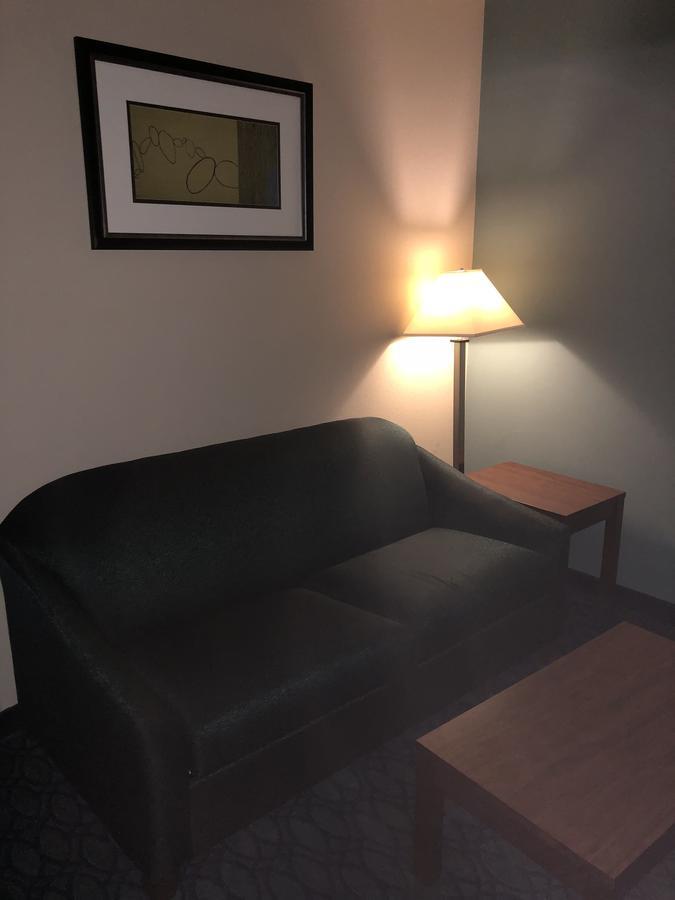 Countryview Inn & Suites Robinson Luaran gambar