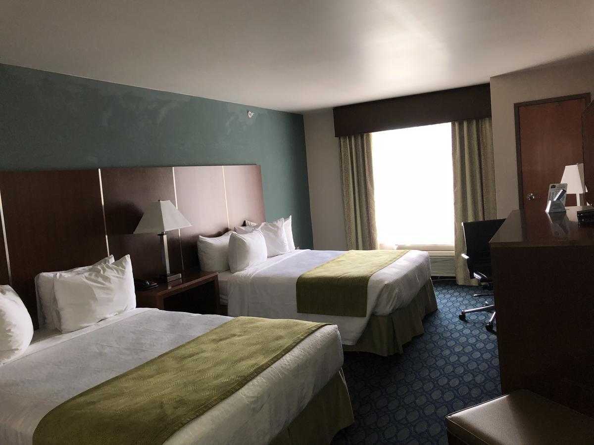Countryview Inn & Suites Robinson Luaran gambar