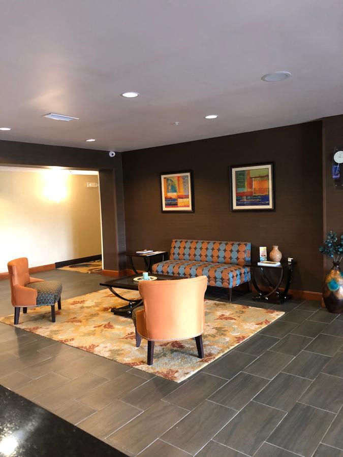 Countryview Inn & Suites Robinson Luaran gambar