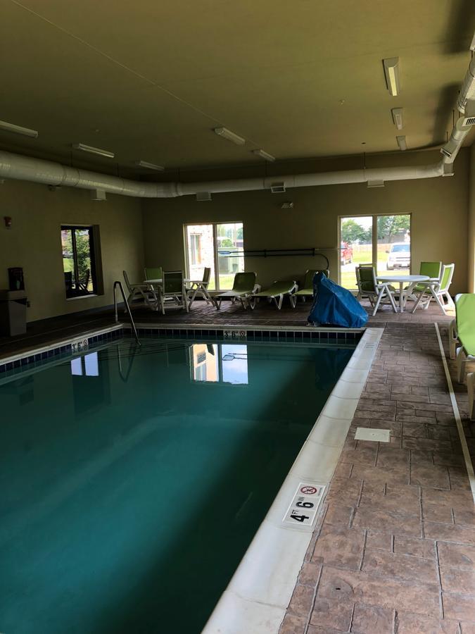 Countryview Inn & Suites Robinson Luaran gambar