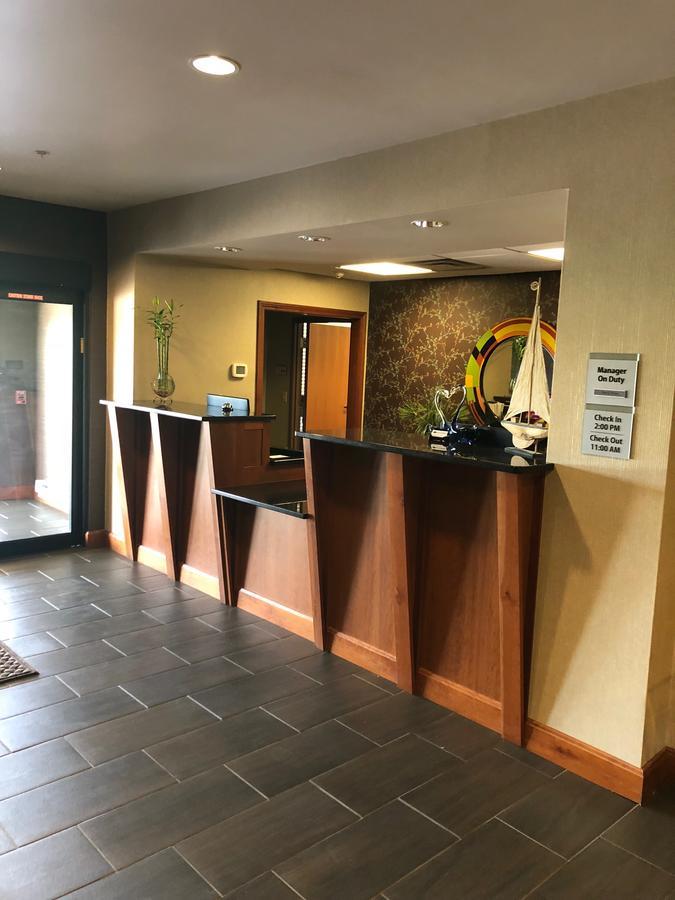Countryview Inn & Suites Robinson Luaran gambar